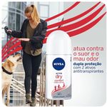 4005808257584-desodorante-feminino-nivea-dry-comfort-roll-on-50ml-3