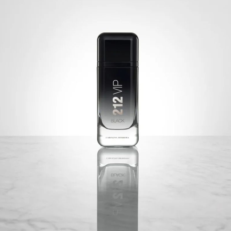 8411061043844-Perfume-Masculino-Carolina-Herrera-212-VIP-Black--4-