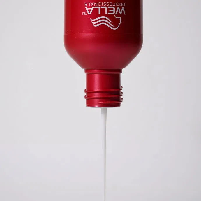 4064666337012_3-Shampoo-Wella-Ultimate-Repair-250ml