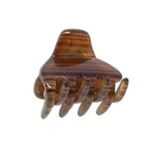 Prendedor Finestra Pequeno Besha 2,5x2,5cm